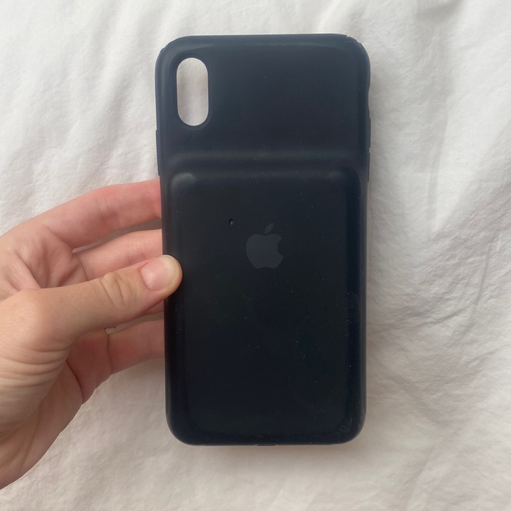 iPhone Xs Max charging case